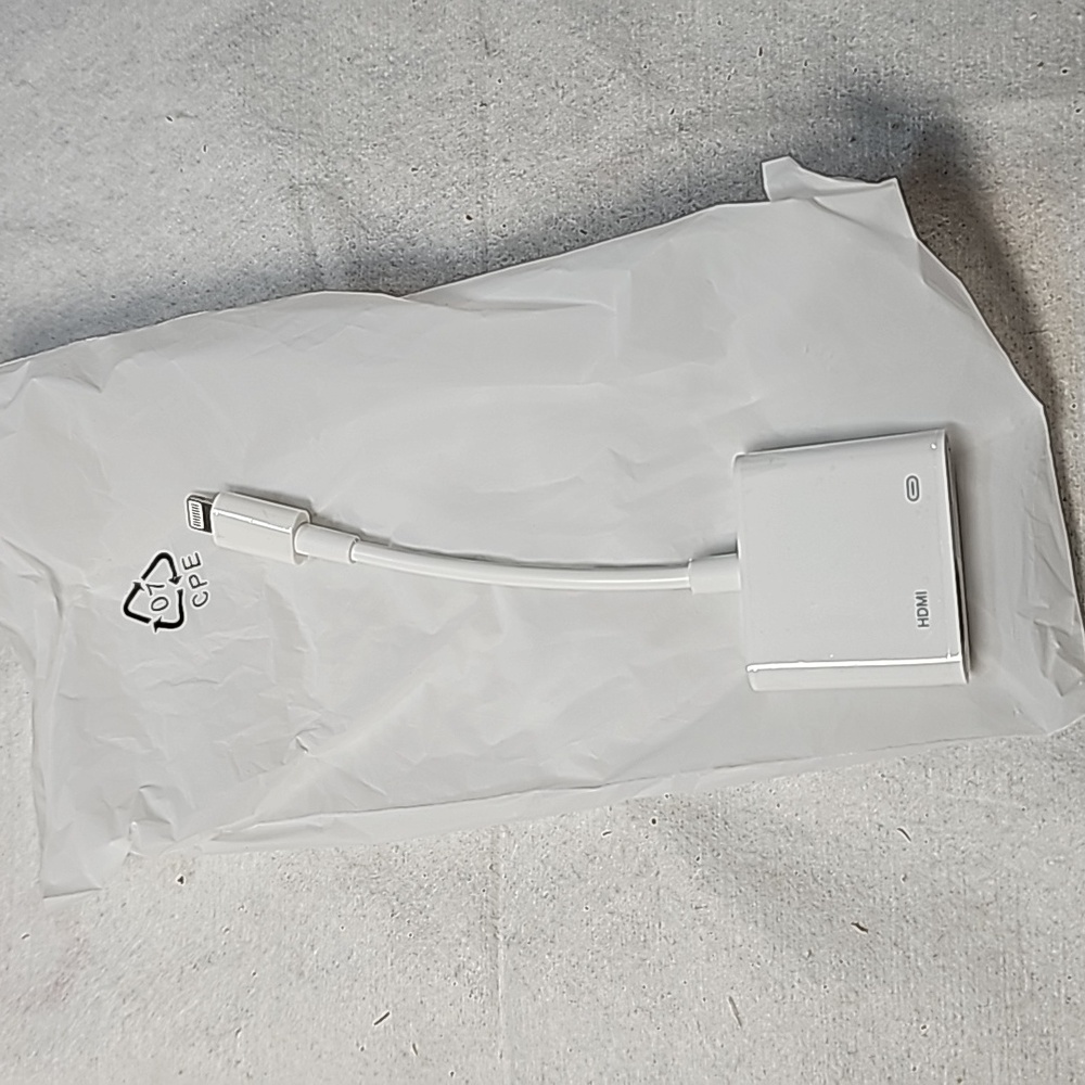 Lightning Digital AV Adapter - Picture 5 of 9